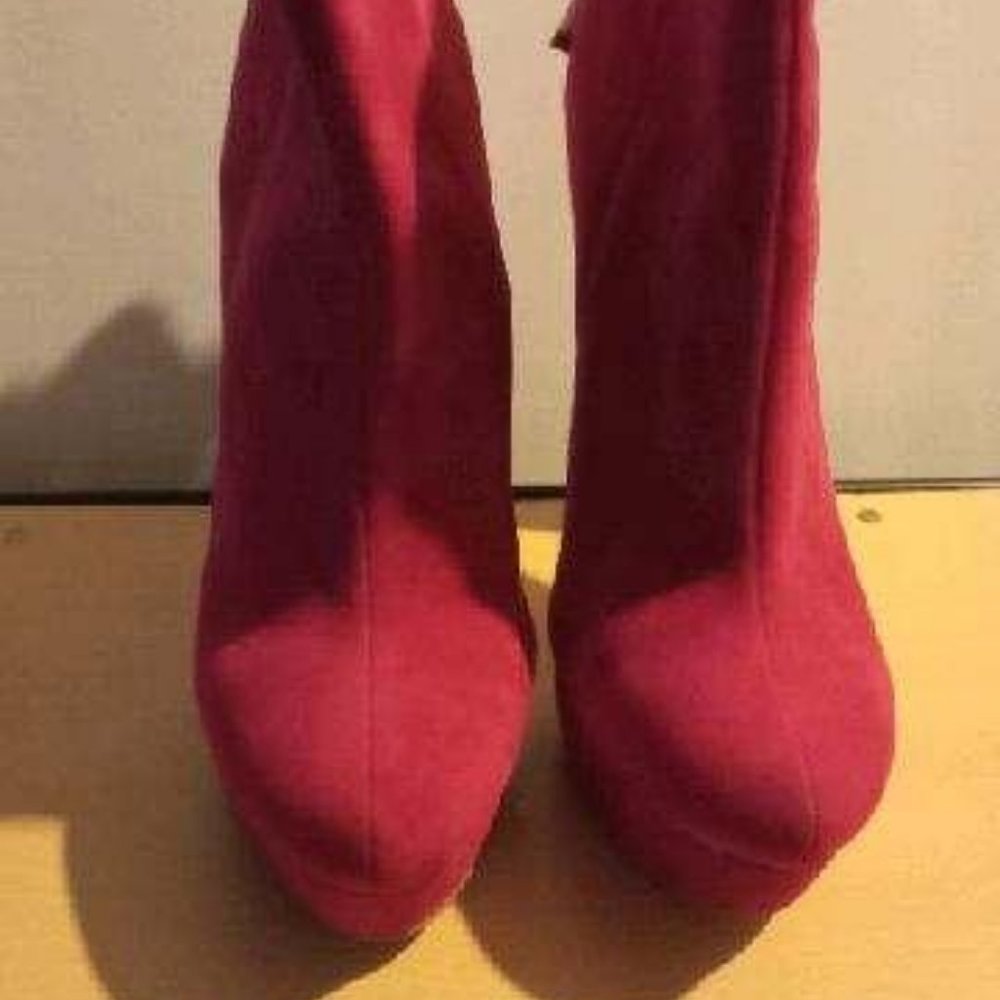 Shoes - Picture 4 of 5